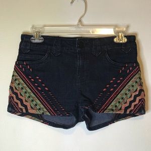BDG Dark Wash Denim Jean Short Shorts W/ Embroidered Sides SZ 26” U5